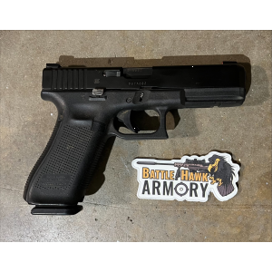 Glock G17 Gen 5 9mm 17rd 449 Barrel Black Used TradeIn Pistol