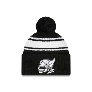 Kids' Tampa Bay Buccaneers New Era 2022 Sideline Sportknit Beanie One Size Black