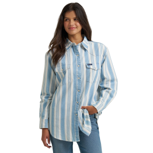 Wrangler Wrangler Punchy Boyfriend Denim Snap Shirt in Blue | Size Small - $47.24 at Murdoch's Ranch & Home Supply