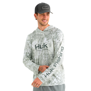 Huk Huk Mossy Oak Pursuit Hoodie Shirt in Seagrass | Size Small - $55.00 at Murdoch's Ranch & Home Supply