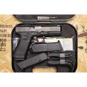 Glock Glock 17 GEN5 9mm Police Trade-ins with Night Sights (New in Box)