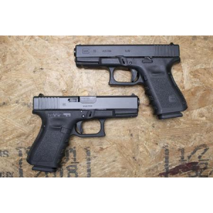 Glock Glock 19 GEN3 9mm Police Trade-In Pistols with Finger Grooved Grip and Accessory Rail