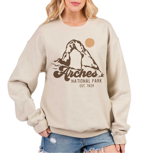 Women's A. Blush Arches National Park Utah Crewneck Sweatshirt Small Sand