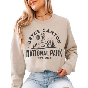 Women's A. Blush Bryce Canyon National Park Crewneck Sweatshirt Medium Sand