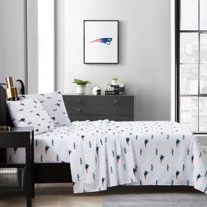 Logo Brands New England Patriots Scatter Bedding Sheet Set Queen