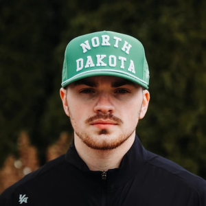 Men's Pin Hunters Golf North Dakota Golf Snapback Hat One Size Green/White