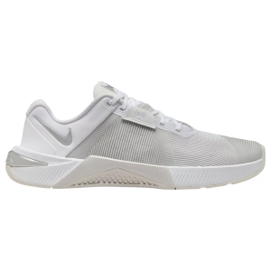 Nike Women's Metcon 10 Shoes, Size 6, White/Metallic Silver