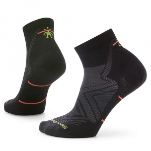 Smartwool Women's Run Zero Cushion Ankle Sock - Small - Black