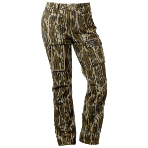 DOING SOMETHING GREAT Women’s Ava 3.0 Softshell Mossy Oak Bottomland Original Hunting Pant with Mobile Device Pouch (55107-par)