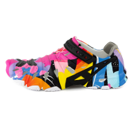 CROSSKIX 2.0 NYC Graffiti LE Closed Toe Water Shoes