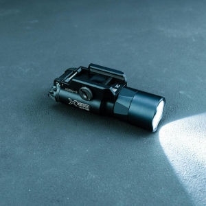 SureFire X300U Weapon Light - B (Thumb Screw), Black